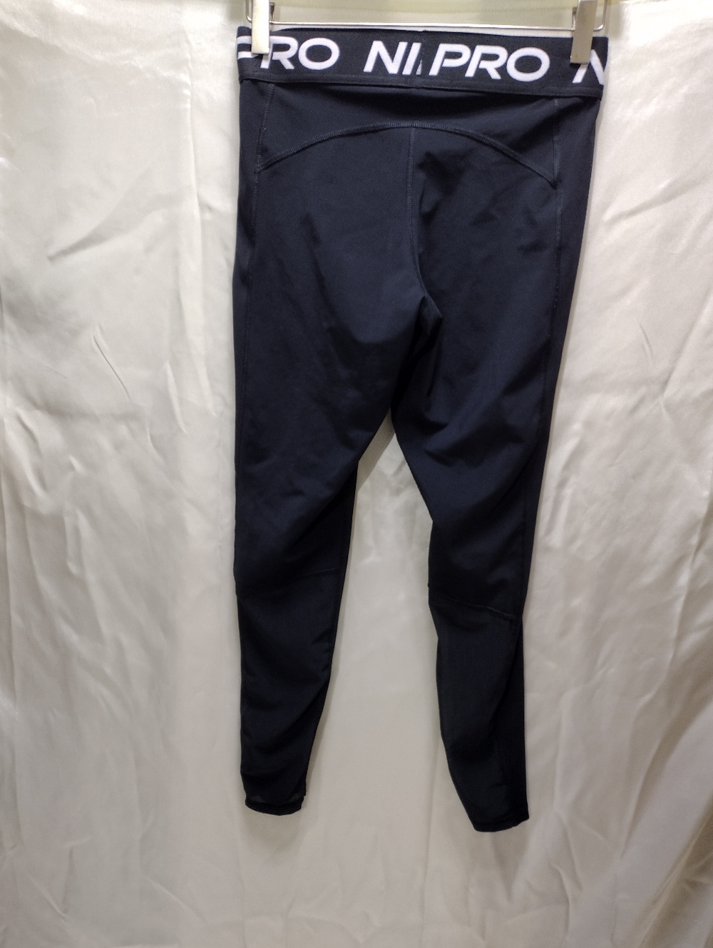 Nike Women’s Pro Mid-Rise Leggings CZ9779 010 Black Size M - Picture 3 of 9